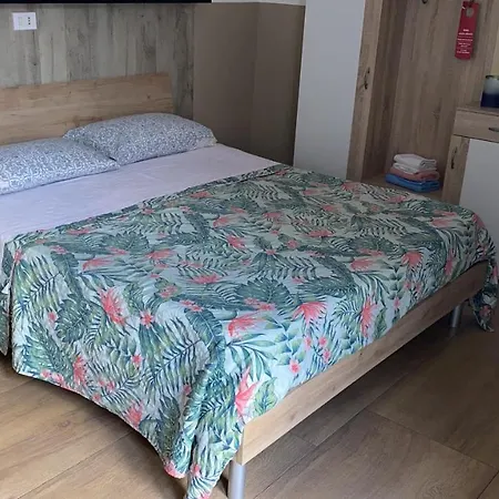Bed & Breakfast Handy 2*