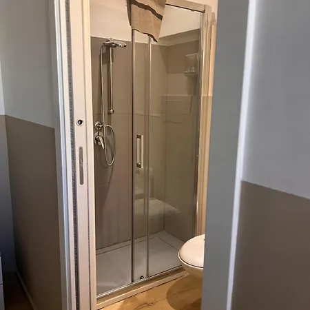 Bed & Breakfast Handy 2*