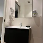 Handy