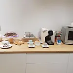 Bed & Breakfast Handy 4*
