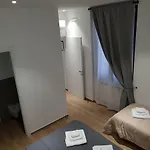 Handy 4*