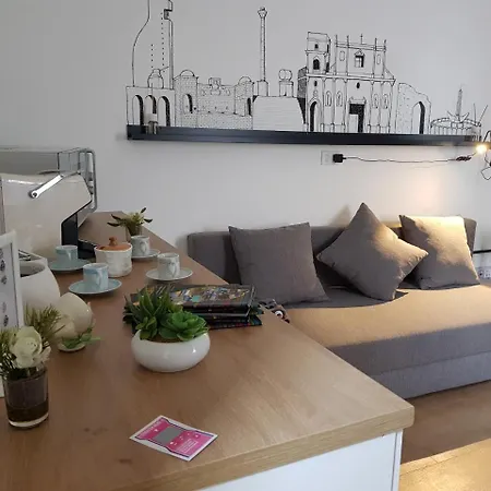 לינה וארוחת בוקר Handy